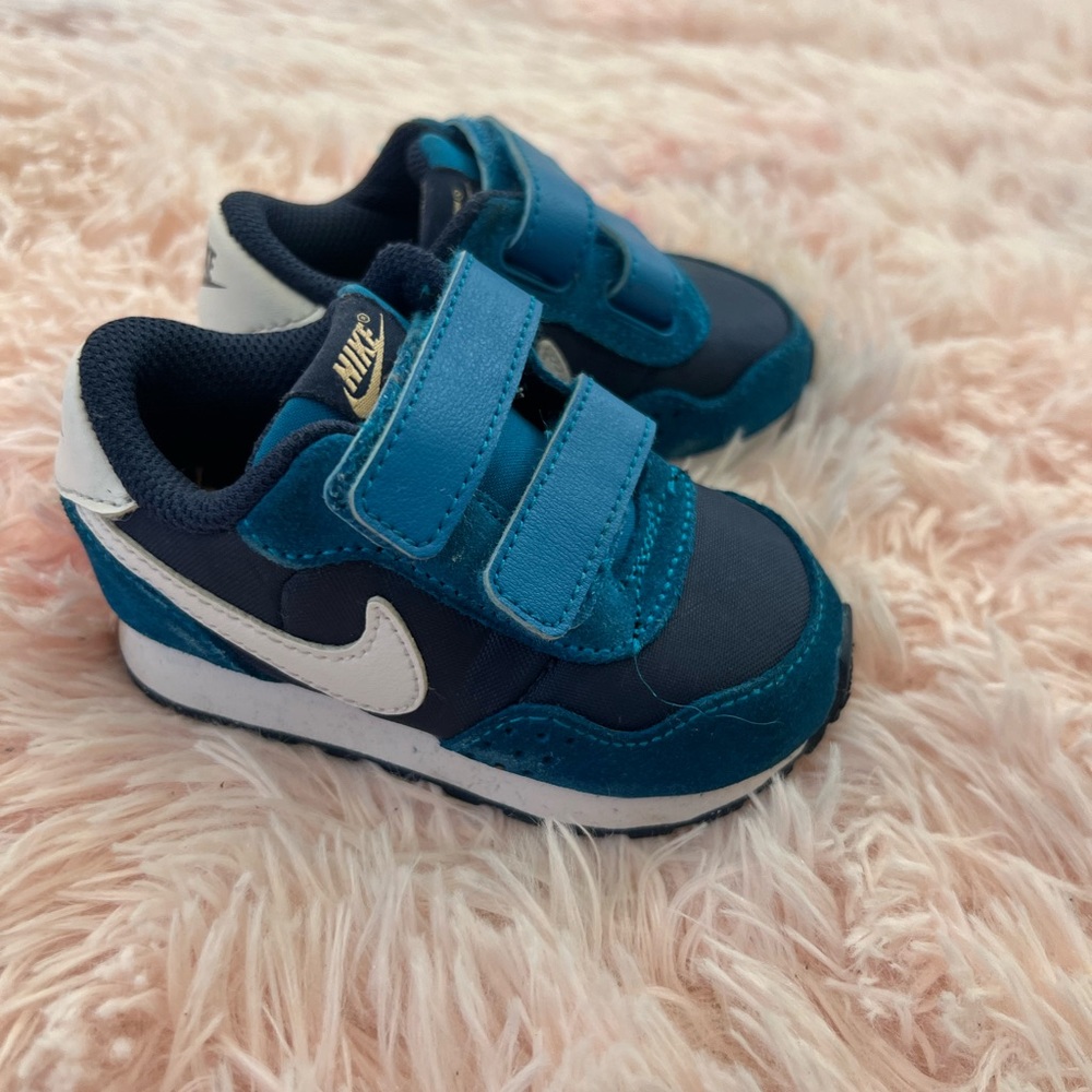Nike dark blue baby sneakers